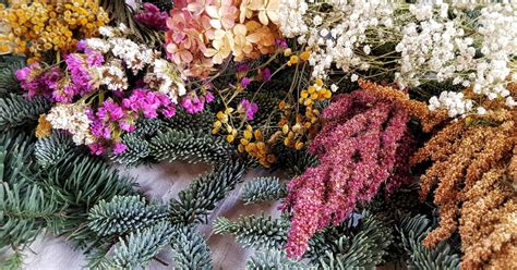 rôzne štýly svadobných účesov so sušenými kvetmi