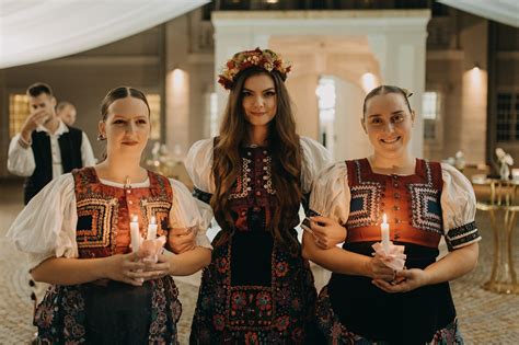 Svadobné čepčenie s folklórnymi prvkami