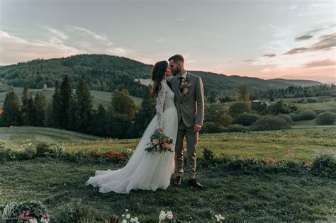 Tematické foto svadobného obradu vonku