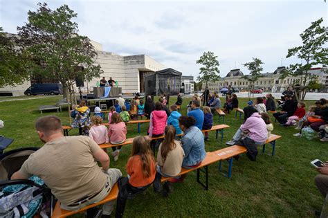 Portrét Anny Šimončičovej, novej riaditeľky Medzinárodného festivalu Divadelná Nitra