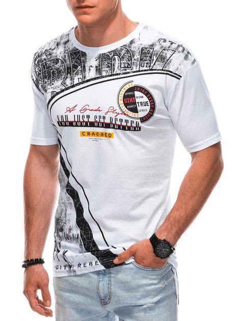 Fotka štýlového pánskeho trička s originálnym grafickým motívom, ktoré sa hodí k zážitkovému darčeku.