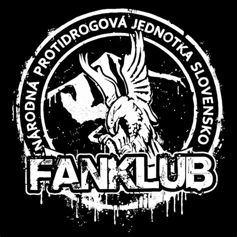 Dievčatko s personalizovaným batohom alebo iným predmetom s menom