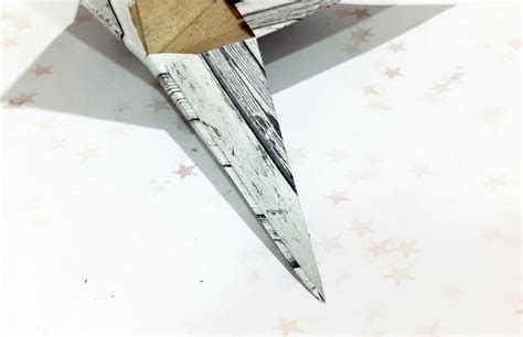 Foto: potrebné materiály pre 3D hviezdu (štvorcový papier, nožnice, lepidlo)