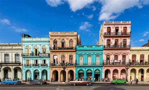 Fotografia: Havana, Kuba - mestská scenéria s prvkami úpadku