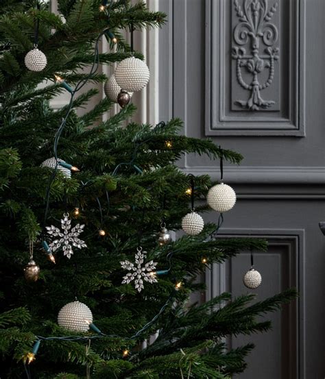 Inšpirácia farebných kombinácií na stromčeku