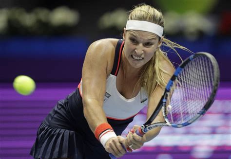 Dominika Cibulková počas tenisového zápasu na kurte