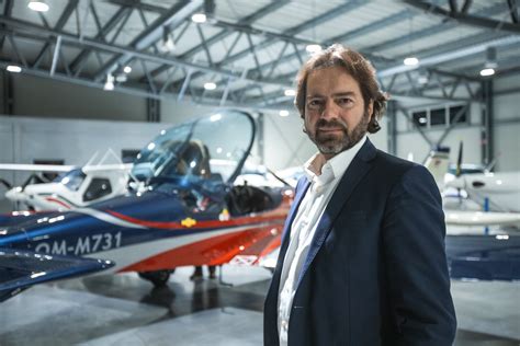 Ukážka mašlí vyrobených z kombinácie dvoch rôznych stúh