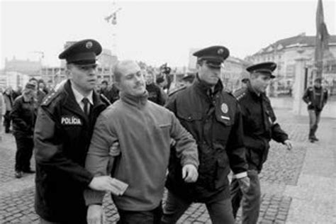 Fotografia Mariána Kotlebu ako vodcu Slovenskej pospolitosti