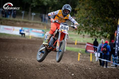 Jaroslav Katriňák na motocykli počas enduro pretekov