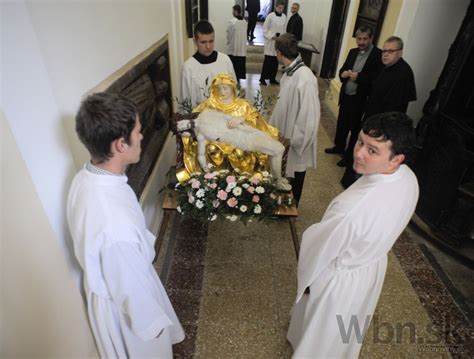 Zobrazenie Sedembolestnej Panny Márie (pieta) v národnej svätyni v Šaštíne