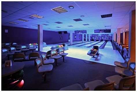 Fotografia bowlingových dráh značky Brunswick v centre Victoria