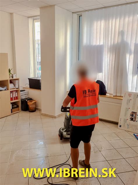 Ilustrácia civilného obradu v interiéri alebo exteriéri hotela