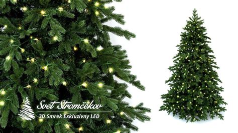 Vianočný stromček s integrovaným LED osvetlením v modernom interiéri