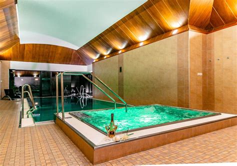 Wellness aktivity: bazén, sauna, vírivka