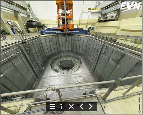 Fotografia interiéru kontrolnej miestnosti jadrovej elektrárne