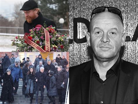 Tematické foto: smútočný obrad s kvetmi a sviečkami