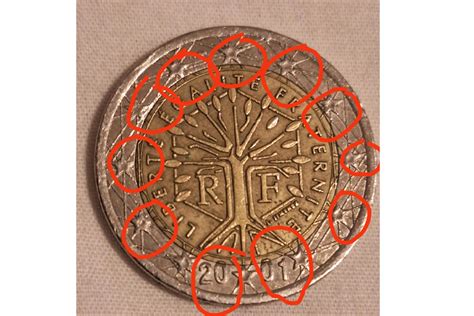 Detailný pohľad na národnú stranu belgickej 2 euro mince z roku 2009