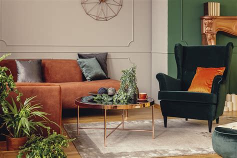 Inšpiratívna schéma kombinácie staroružovej, krémovej a zelenej farby v interiéri