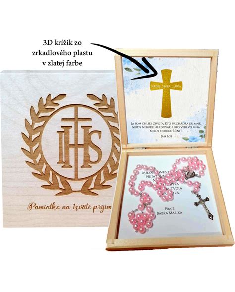 Koláž rôznych darčekov vhodných na prvé sväté prijímanie