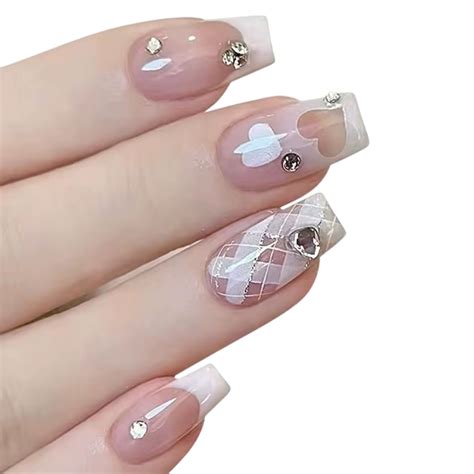 Detailné foto navliekania korálkov pre cíp hviezdy