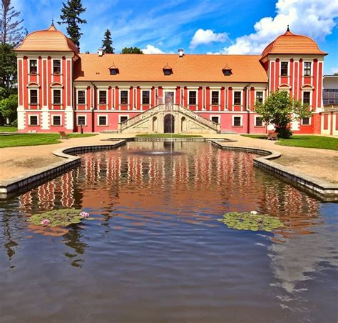 Historický zámok Ostrov nad Ohří s parkom