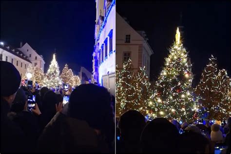 Vianočný stromček na hlavnom námestí v Snine