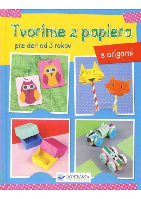Profesionálna tlačiareň a vzorky rôznych typov papiera pre pozvánky