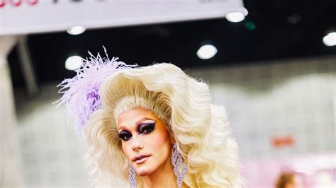 Tematická fotka: Ondřej Brzobohatý ako drag queen