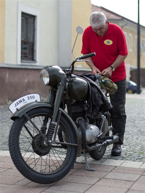 Tematická fotografia historických motocyklov Jawa