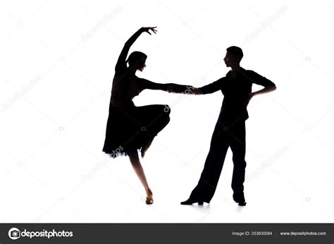 Ilustračné foto: tanečný pár na plese