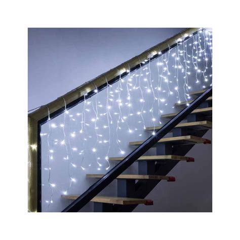 LED svetelné závesy na okne