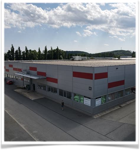 Schéma vrstvenia papierových prvkov na kartónovú základňu venca