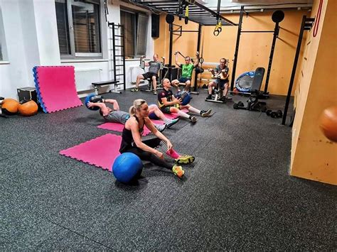 Tatiana Žideková počas tréningu vo fitness centre alebo pri príprave zdravého jedla