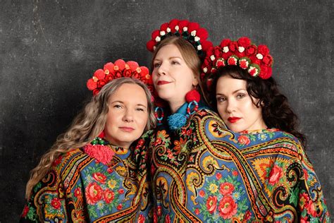 ilustrácia historického karnevalu s tanečníkmi valčíka a polky v Riu