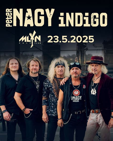 Tematické foto hudobnej skupiny Echo na pódiu alebo v štúdiu