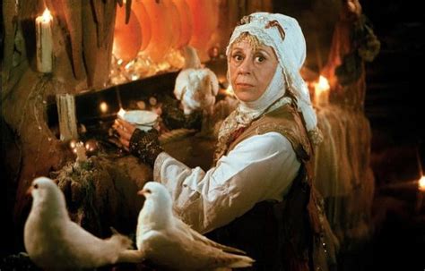 Tematické foto: Tri oriešky pre Popolušku, Perinbaba, Pelíšky