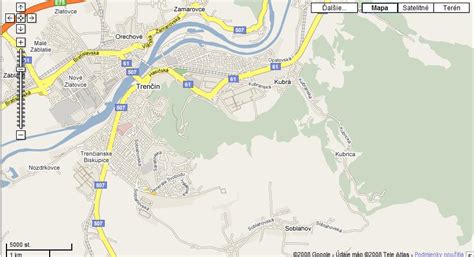 Mapa Trenčína s vyznačenými hranicami mestských častí a riekou Váh