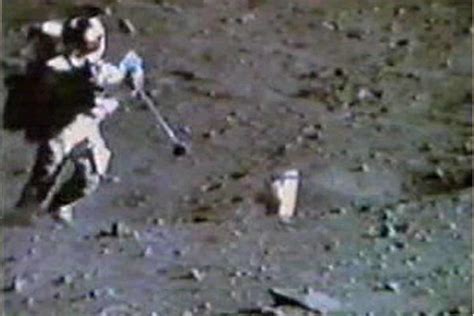 Charlie Duke na Mesiaci počas misie Apollo 16