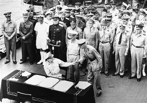 Foto: Podpis kapitulácie Japonska na lodi USS Missouri v Tokijskom zálive