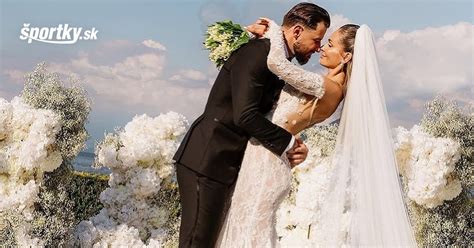 Romantická svadba v prírode pri jazere