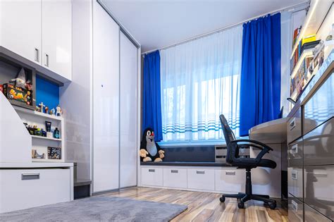 Detská izba s interaktívnym vianočným stromčekom na stene