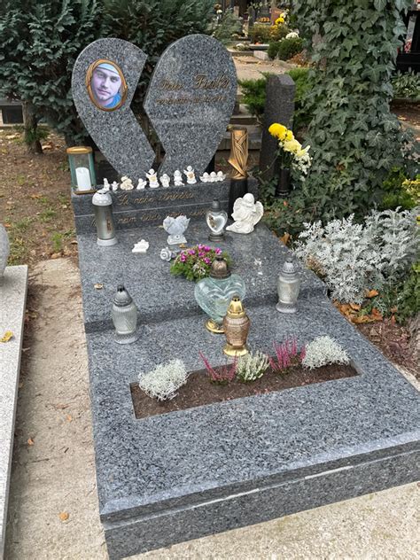 Hrob Petra Končeka alebo portrét speváka s Dianou