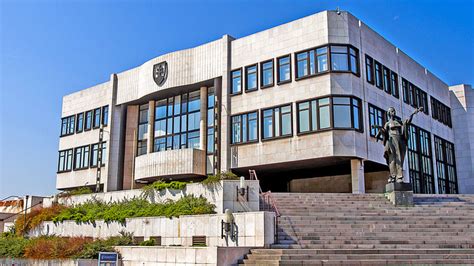 Slovenský parlament a budova NR SR
