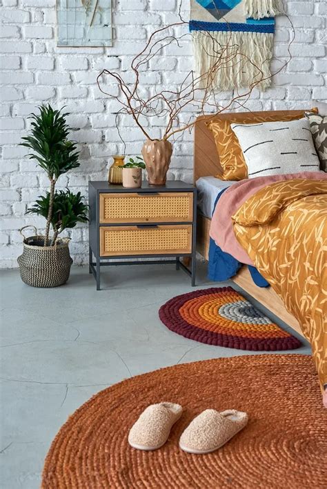 Ukážka rôznych typov svadobného nábytku a dekorácií.