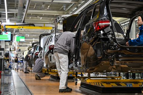 Záber na výrobnú halu automobilky Volkswagen Slovakia počas obdobia údržby a plánovanej odstávky technológií.