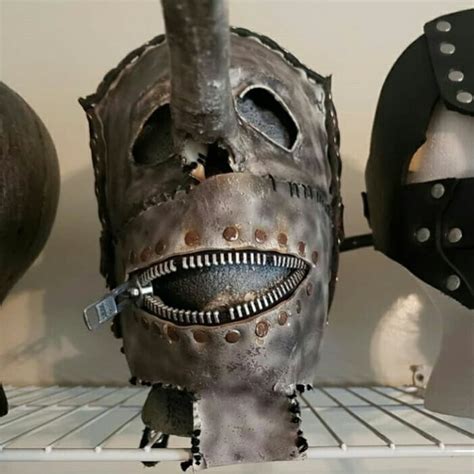 Replika masky Slipknot pre fanúšikov