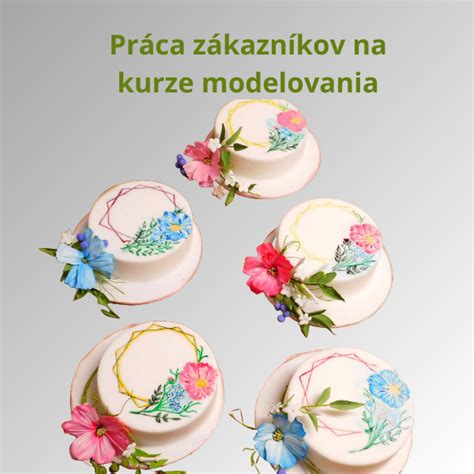 Fotografia rôznych jedlých kvetov a cukrových dekorácií na tortu