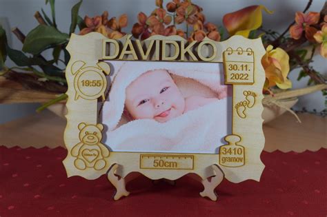 Fotografia personalizovanej pamätnej tabuľky pre novorodenca