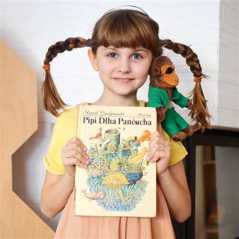 ilustrácia zapletenia vrkočov so slamkami pre kostým Pipi Dlhej Pančuchy