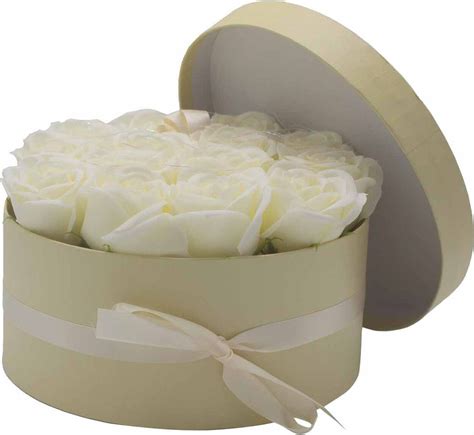 Tematické foto kvetinového boxu s mydlovými kvetmi